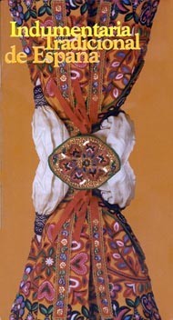 Exposición de trajes tradicionales de España Contenido: Fotografías de los diferentes trajes que componen la exposición